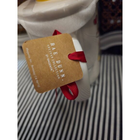 NWT Rae Dunn Disney Alice in Wonderland Queen of Hearts Mug Topper - Picture 3 of 9